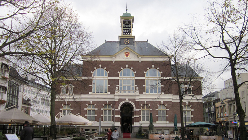 de eerste